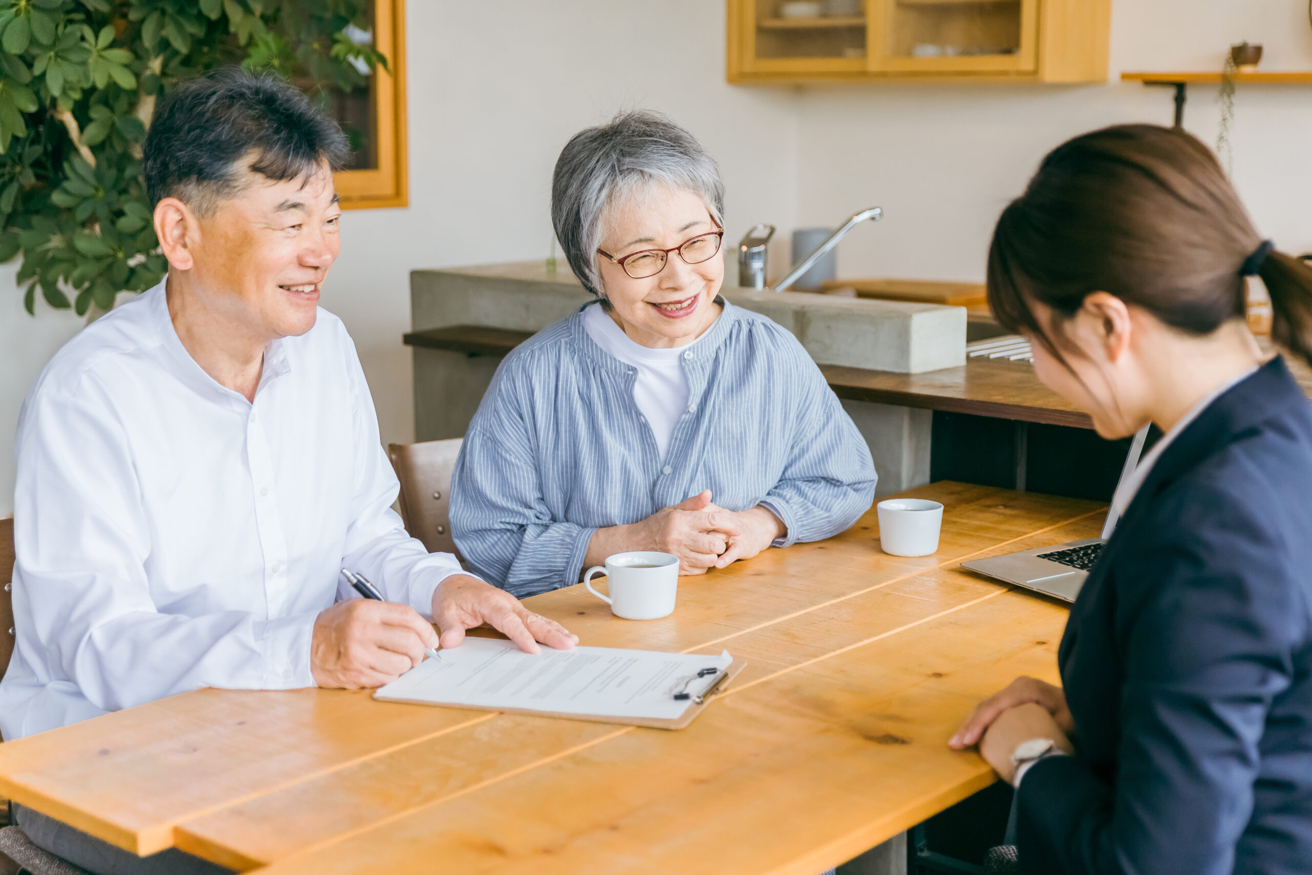 のどかに相談するご家族の様子